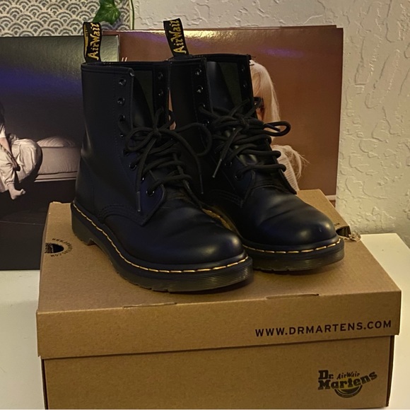 Dr. Martens Black 1460 Women’s Smooth Leather Boots - Picture 1 of 6